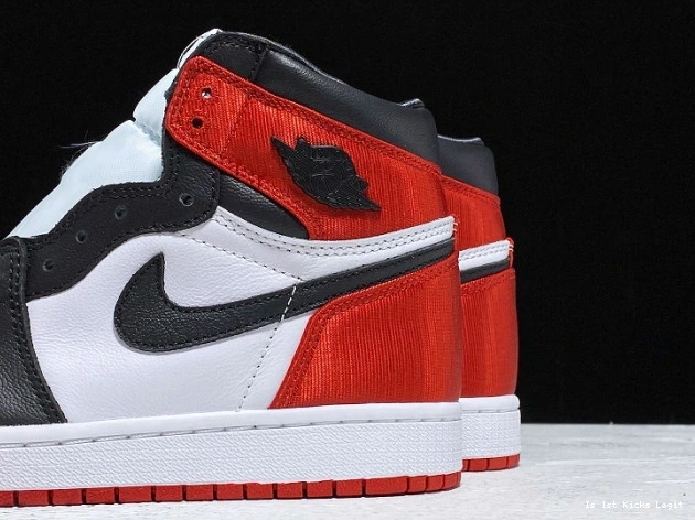 Jordan Air 1 CD0461-016 Satin Black High Toe Retro 0817